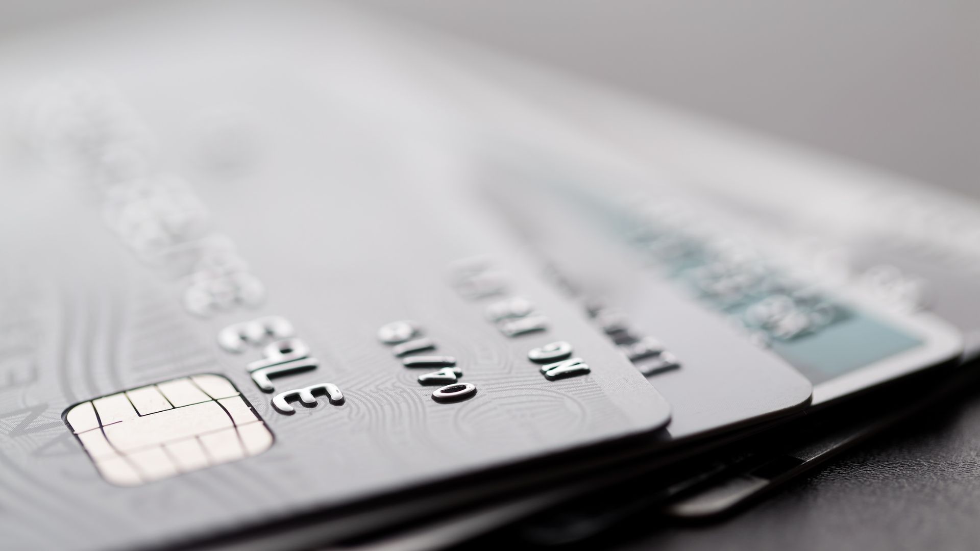 Wipe Out Interest Payments With These 0% APR Cards